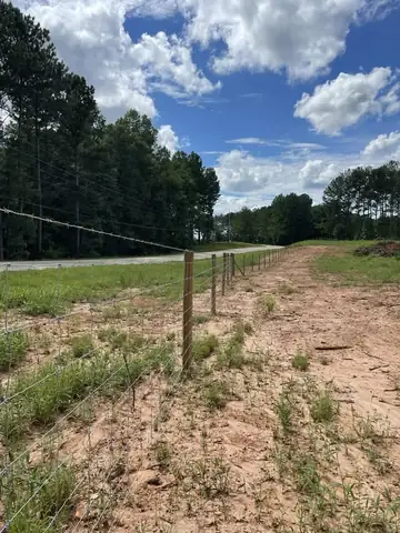 Fence installed by Alabama Fence & Rail in Central Alabama